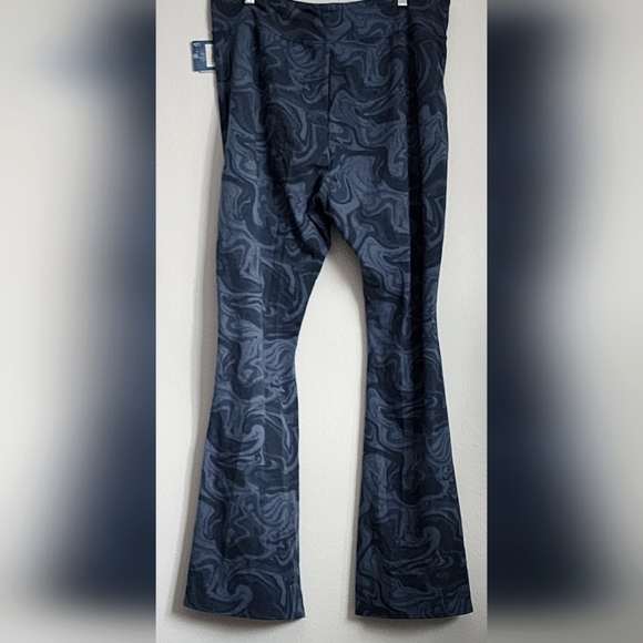 Arizona Jean Co. High Rise Crossover Waist Flared Leg Blue Tie Dye Legging Sz 3X - Picture 4 of 9